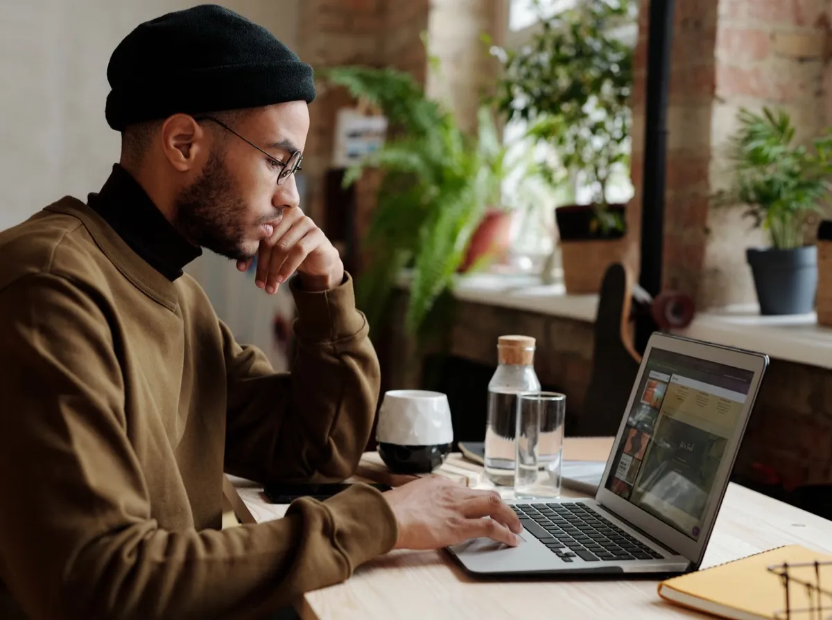 Trabalho remoto freelancer: como começar e receber